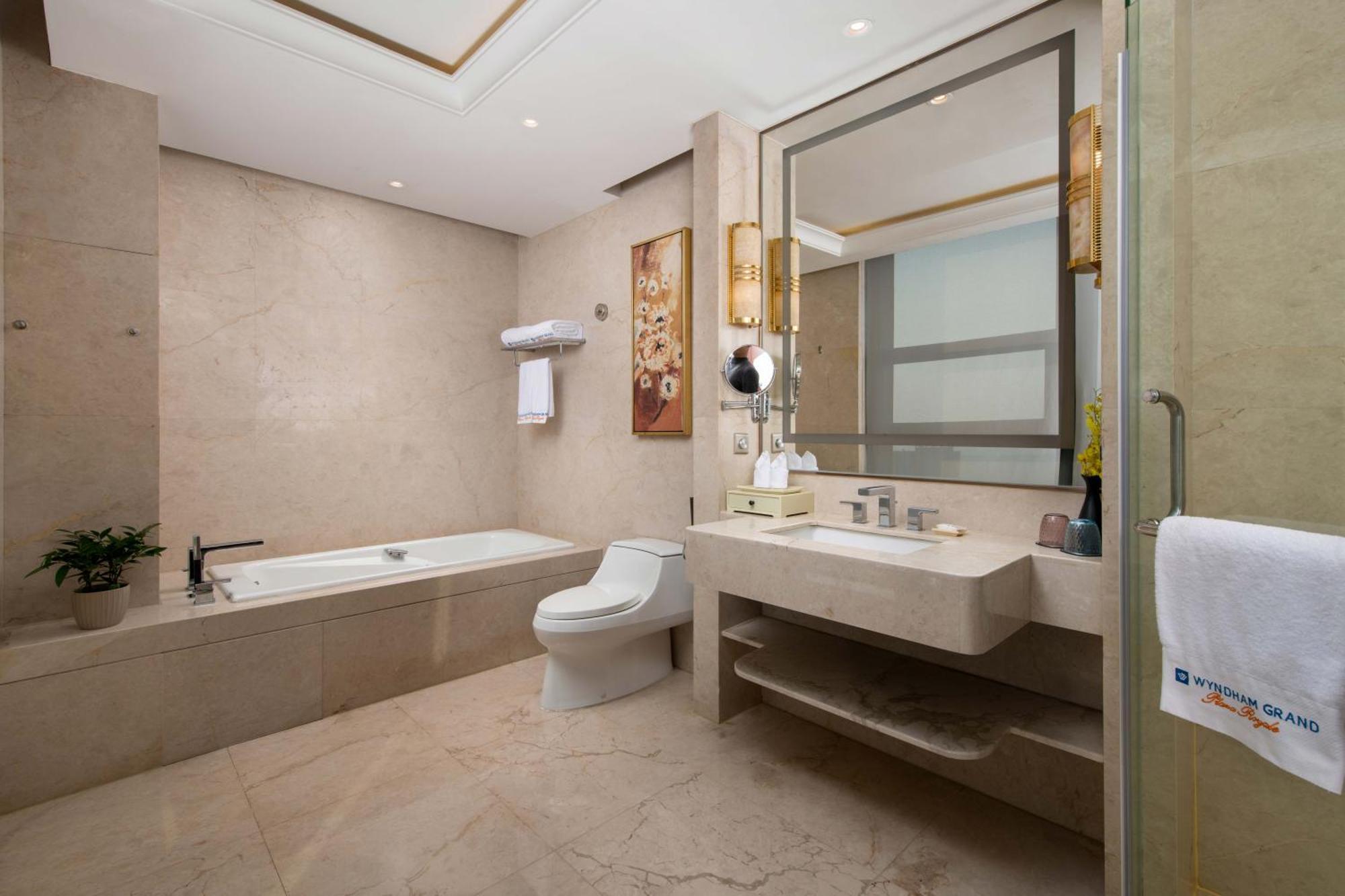 Wyndham Grand Plaza Royale Changsheng Jiangyin Exterior photo