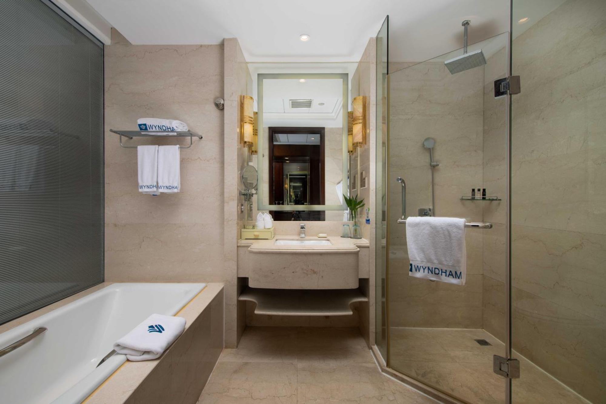 Wyndham Grand Plaza Royale Changsheng Jiangyin Exterior photo